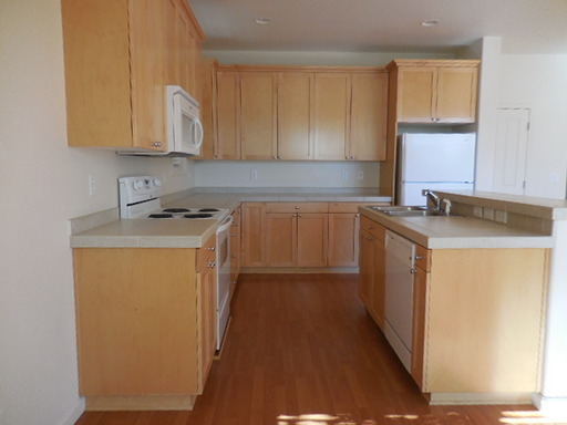 Great 3 bedroom - King City Pet friendly home. Showing Soon