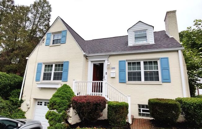 *Beautifully Updated & Spacious 3BD/2BA Single-Family Home available in Mt. Lebanon*