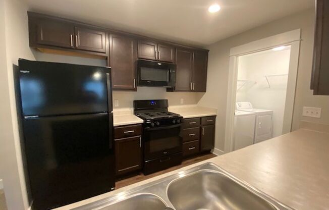 1 bed, 1 bath, 1,083 sqft, $1,796, Unit 2211-204