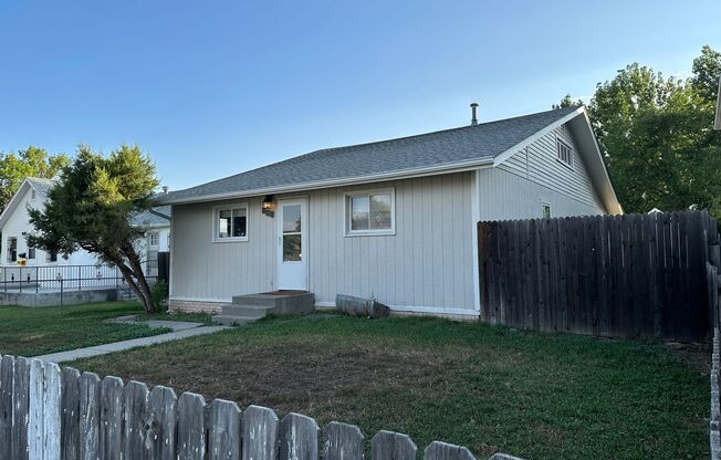 4 bedroom, 1 bath. Pets Ok, Remodeled in 2023, Laundry Hookups and Fenced Yard