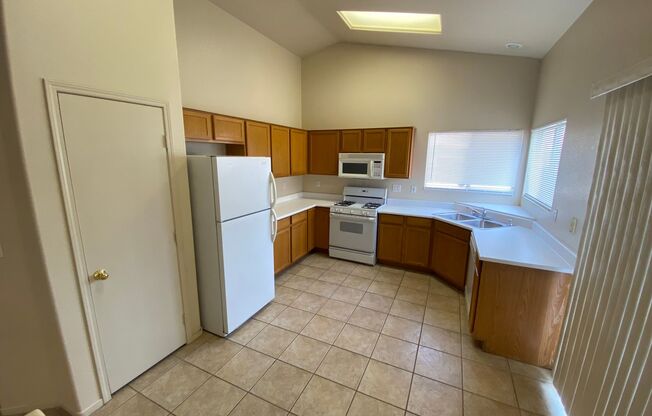Great 3 bedroom/2 bathroom home in Henderson