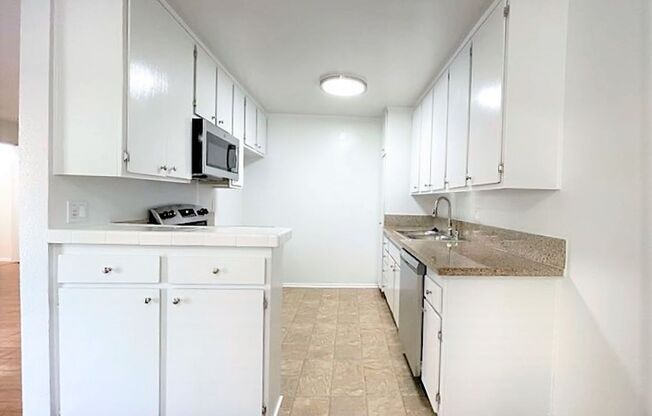 1 bed, 1 bath, $1,775, Unit 095#105