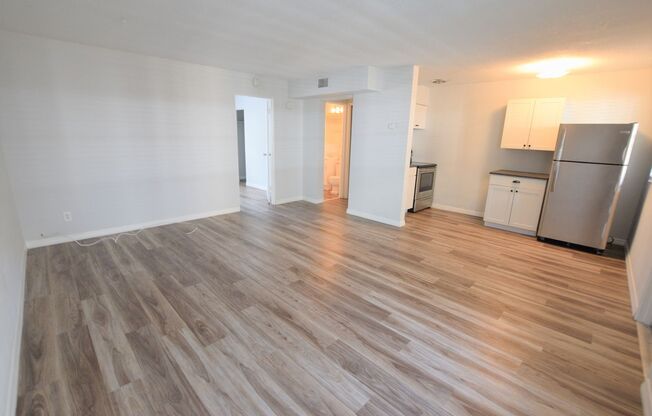 1 bed, 1 bath, 550 sqft, $1,350, Unit 25