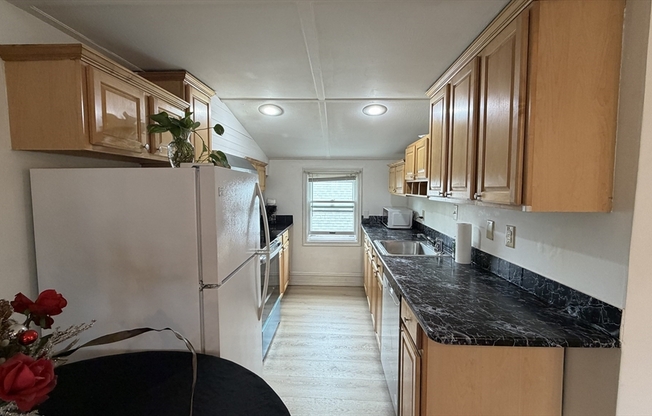 25 BROADWAY UNIVERSITY 3