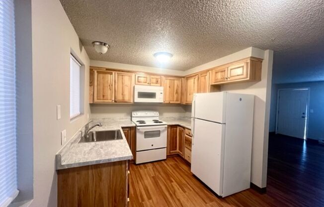 2 beds, 1 bath, 850 sqft, $1,195