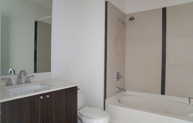 2 beds, 2 baths, 1,000 sqft, $2,225, Unit 4730-403