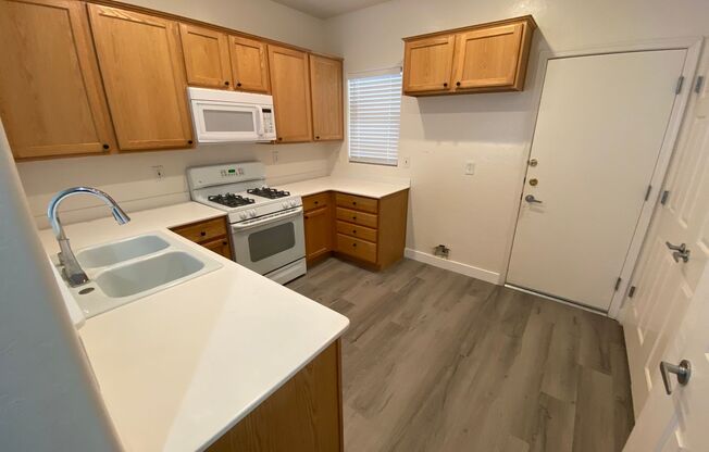 Beautiful 55+ 3 bed/2 bath home located in Aliante