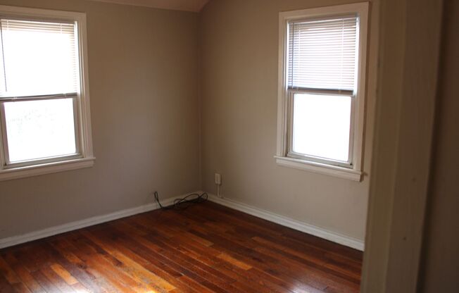 3 beds, 1 bath, $1,275