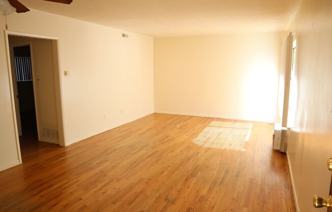 11811 Beverly