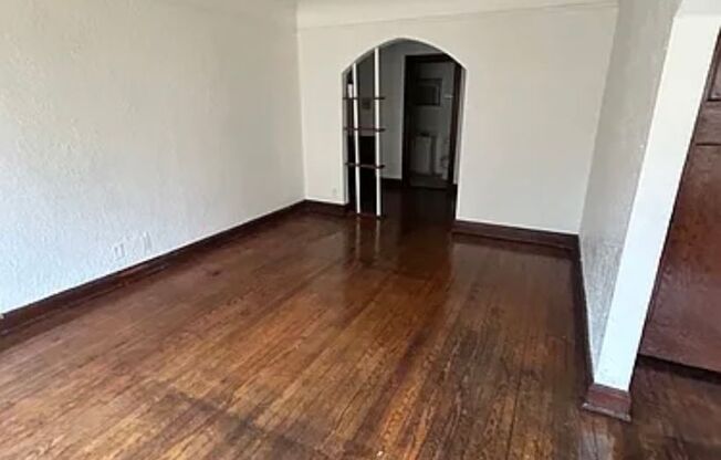 1BR Apartments – Heat, Stove & Fridge Included | 3812 W. Villard Ave