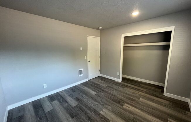 2 beds, 1 bath, 783 sqft, $1,250, Unit 2