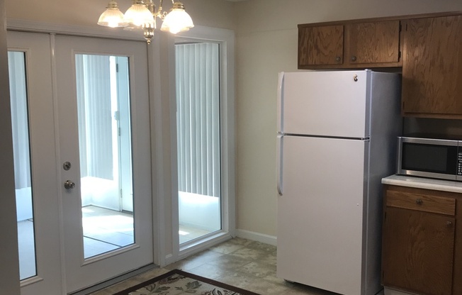 Adorable 2 Bedroom 1 Bath Home near Southern Parkway