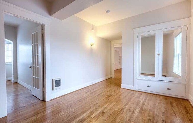 1 bed, 1 bath, 784 sqft, $1,700, Unit 06