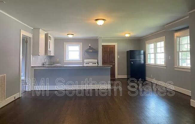 303 W BUFORD ST