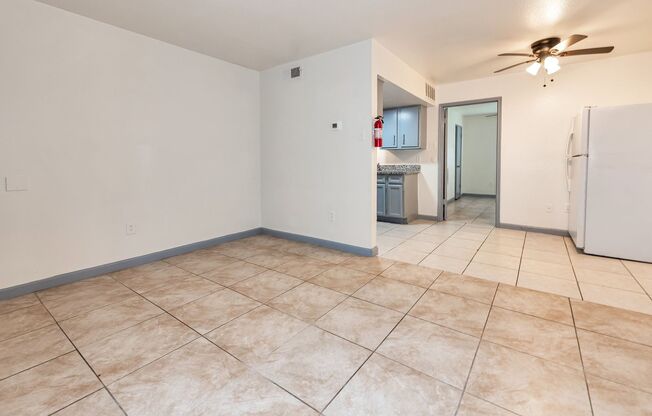 2 beds, 1 bath, $1,025, Unit 20