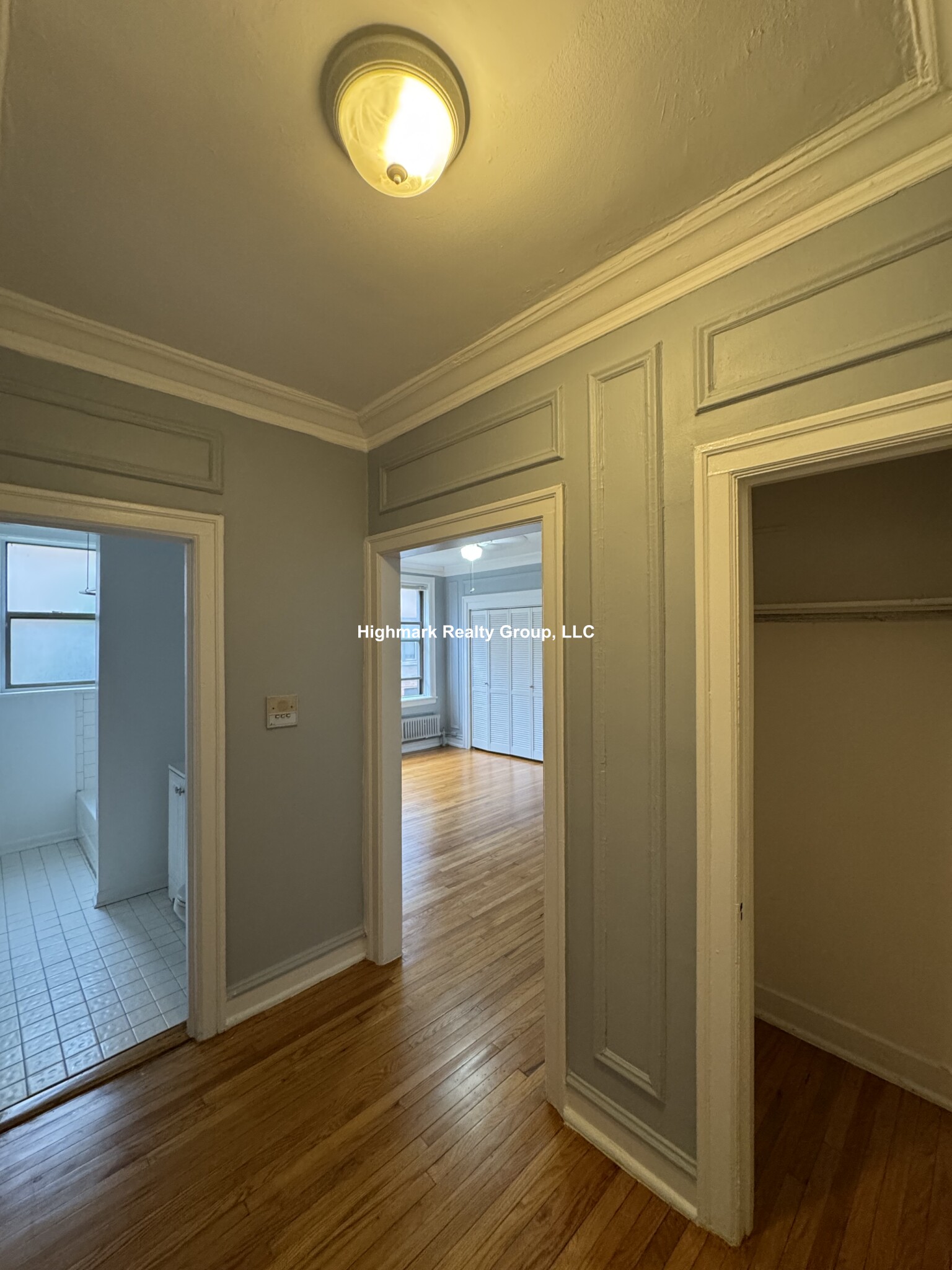 1363 W ESTES AVE