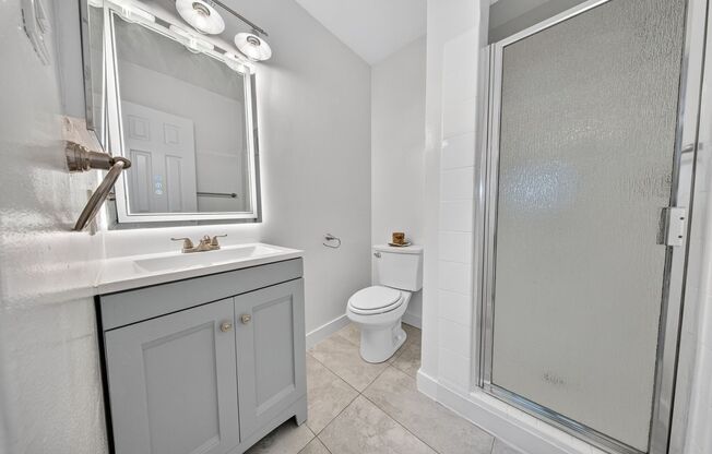 2 beds, 2 baths, $2,800, Unit 017#201
