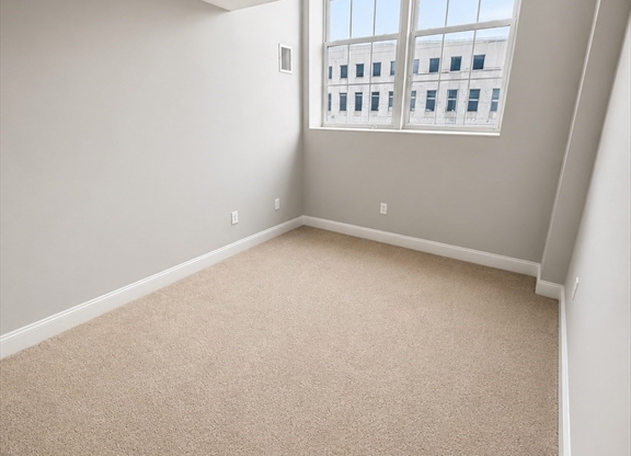2 beds, 1 bath, 980 sqft, $2,300, Unit 3402