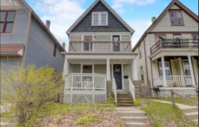 3011 N PIERCE