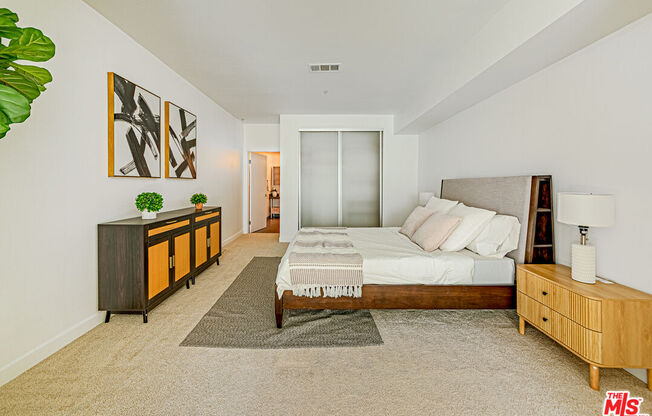 1 bed, 2 baths, 1,130 sqft, $2,800, Unit 321
