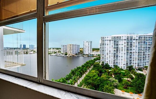 2 beds, 2 baths, $3,500, Unit # 1401 W