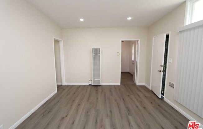 1805 SILVER LK BLVD
