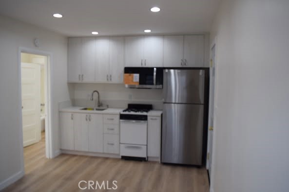 1 bed, 1 bath, 450 sqft, $1,950