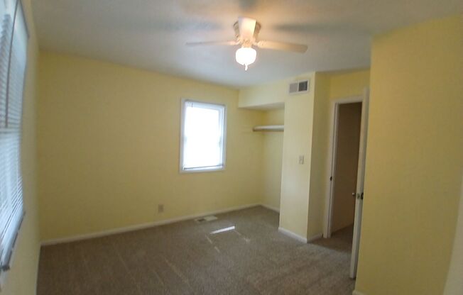 3 beds, 1 bath, $1,400