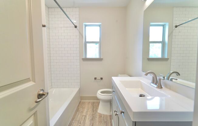 2 beds, 1 bath, 1,040 sqft, $1,850, Unit 539WD01