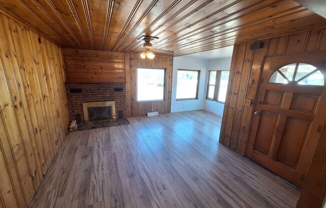 Spacious 5-Bedroom Home in Quiet Delta Neighborhood