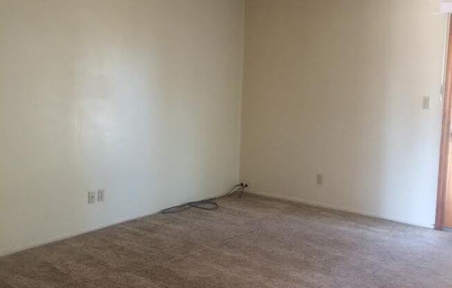 3 beds, 2 baths, $1,200