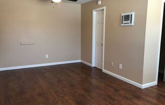 Studio, 1 bath, 400 sqft, $1,595