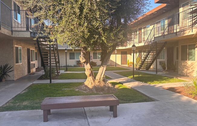 Los Arboles Apartments