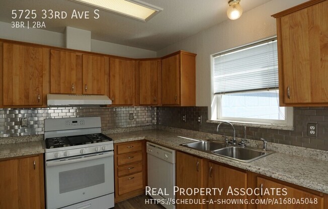 5725 33 AVE S