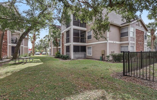 2 beds, 2 baths, 894 sqft, $1,435