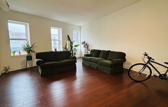 1 bed, 1 bath, 1,100 sqft, $1,225, Unit 3W