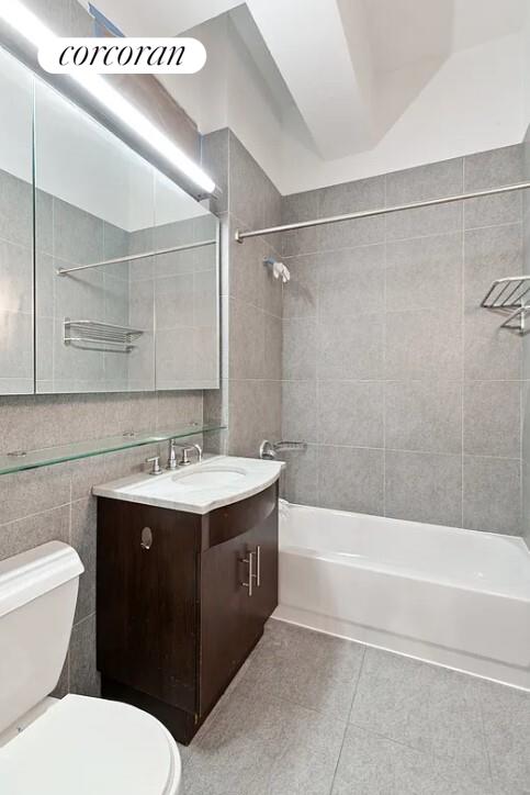 1 bed, 1 bath, 710 sqft, $4,495, Unit 6A