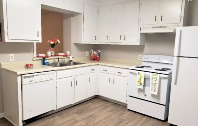 3 beds, 2 baths, 1,200 sqft, $1,700, Unit 13