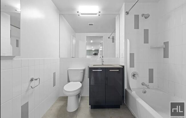 3 beds, 2 baths, 1,214 sqft, $5,000, Unit 719