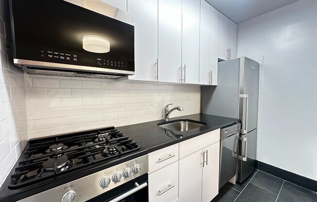 Studio, 1 bath, $4,095, Unit 4G