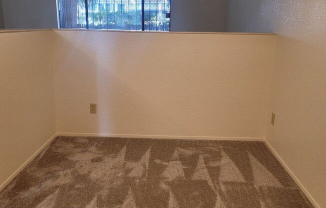 Studio, 1 bath, 450 sqft, $1,225, Unit 213