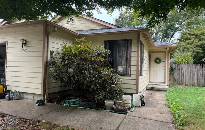 Cute and Comfortable Two Bedroom Home in Cul-de-sac