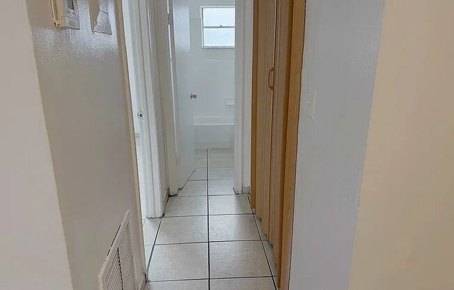 525 N 62 AVE