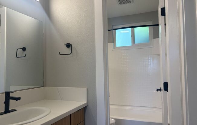 1 bed, 1 bath, 540 sqft, $2,175, Unit 320-24