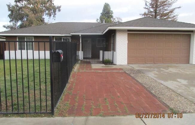 1521 CLEVENGER DR
