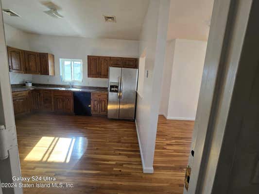 3 beds, 1 bath, 1,036 sqft, $2,650, Unit # FLOOR 2