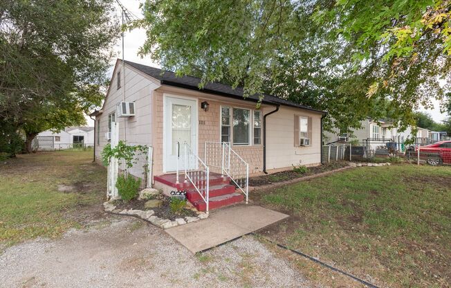 Cozy Sand Springs Bungalow!