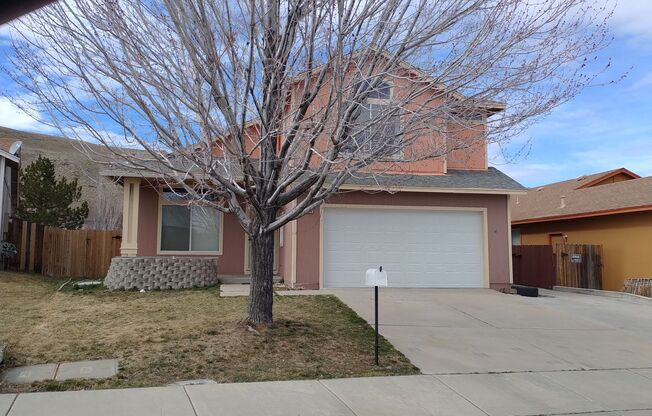 Spacious 3 bedroom| 2.5 bathroom home in Reno! Available now