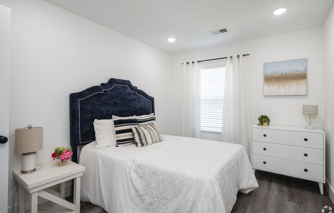 3 beds, 2.5 baths, 1,366 sqft, $1,399, Unit 1337