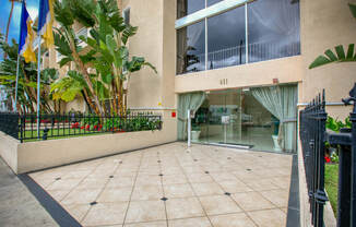 Apartment Building in Los Angeles Entrance